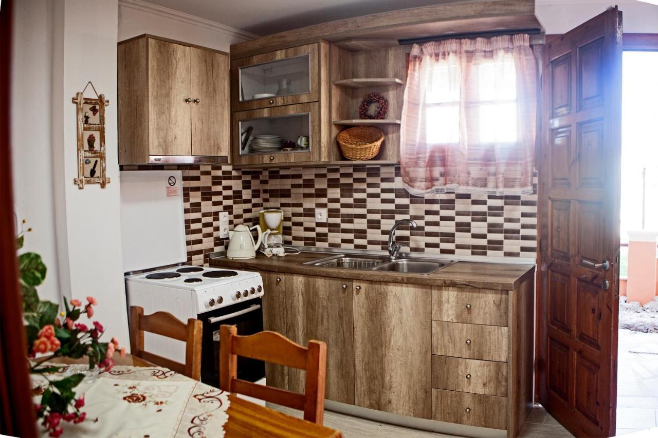 Athina And Appartement *